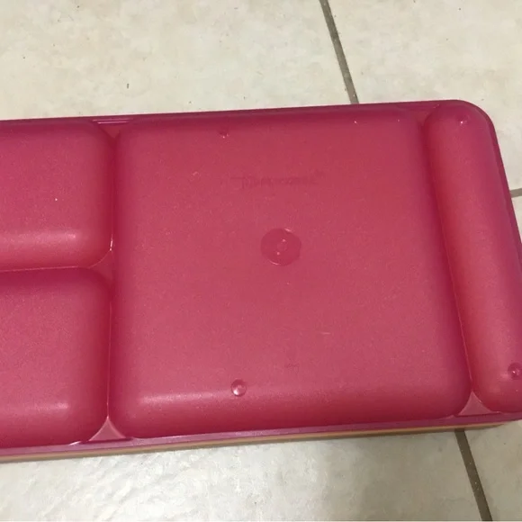 Tupperware Divided Plates - Picture 2 of 2